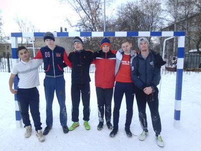 Завершилась Молодёжная лига по футболу на снегу среди старших юношей.