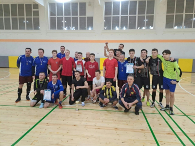 Финал среди взрослых команд в турнире по мини-футболу,посвященному Дню защитника Отечества!