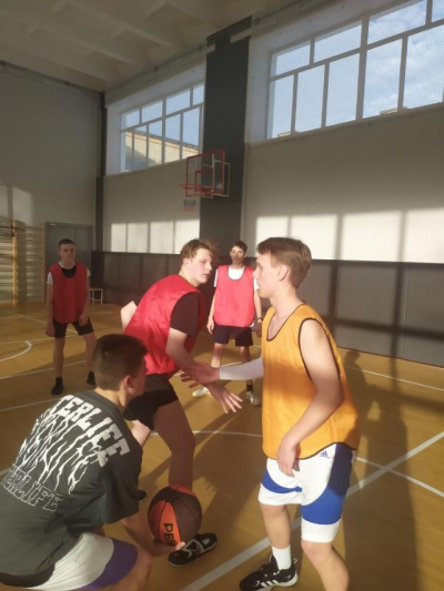 Товарищеская встреча по баскетболу среди юношей